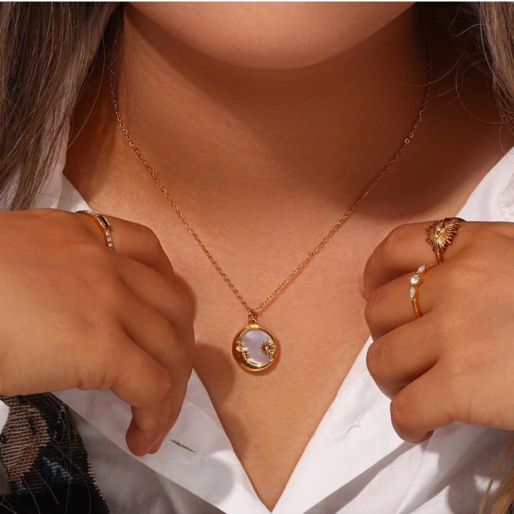 New 18k Gold Disc Sun Moon Pendant Necklace, nice Necklace, cute Necklace